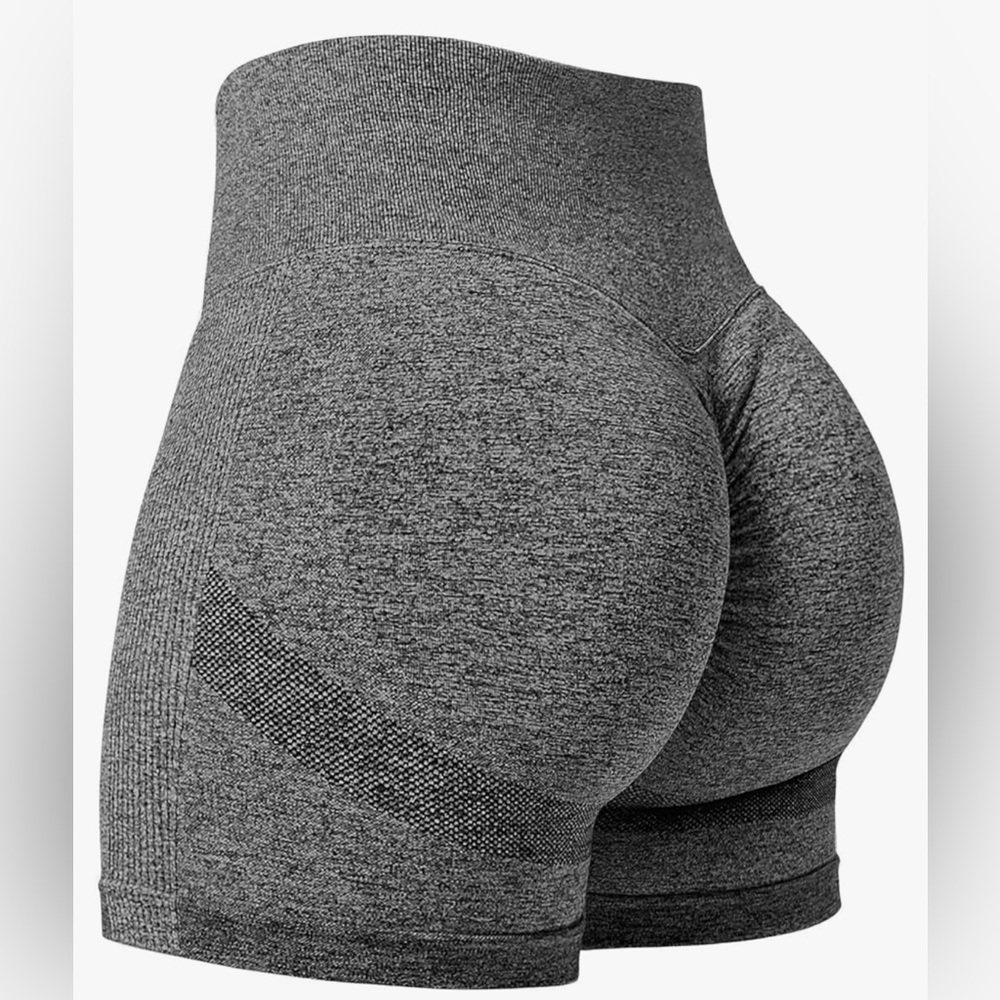 Women’s seamless scrunch contour high waisted shorts 3.6” in grey size medium